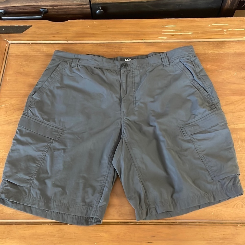 Rei Nylon Hiking Cargo Shorts Size 38